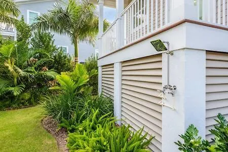 Holiday home Capmar House -Huge Home & Pool Stock Island