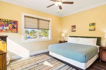 Capmar House -Huge Home & Pool Stock Island Holiday home